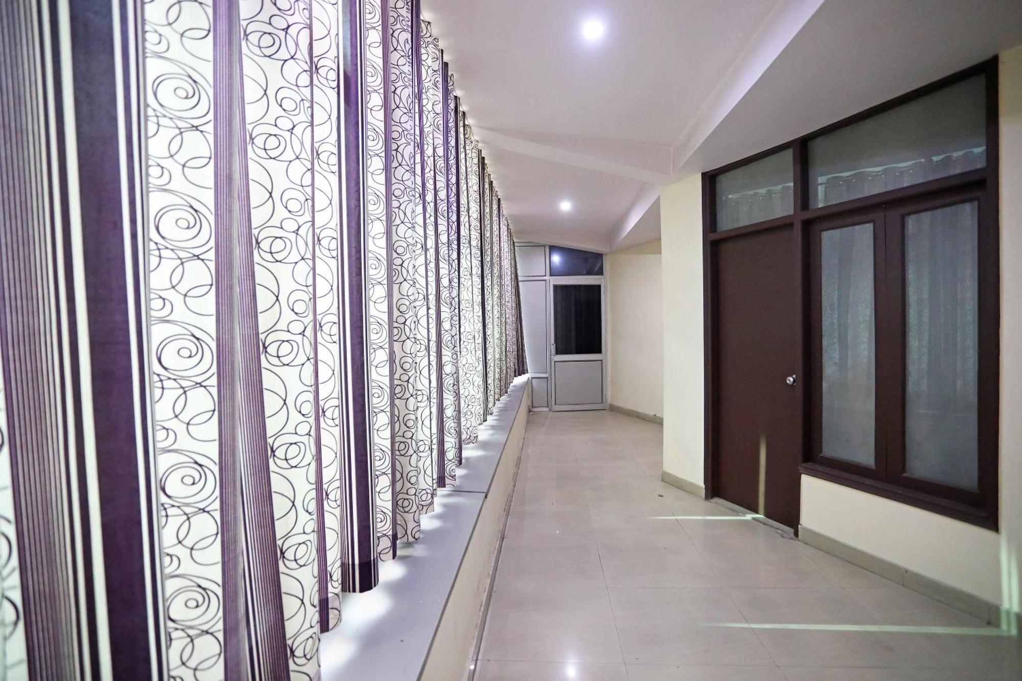 Hotel O Mahipalpur Inn Нью-Дели Экстерьер фото