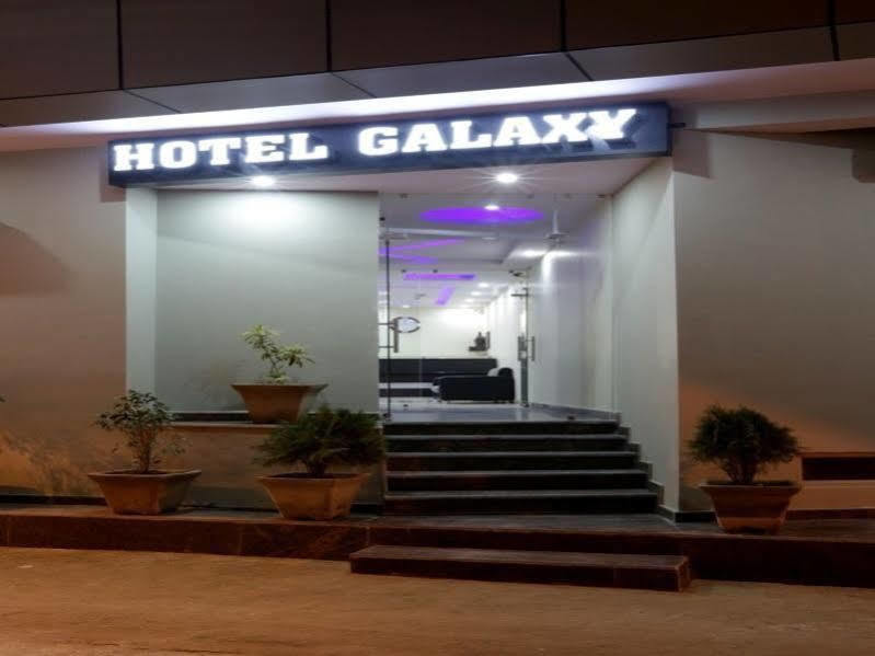 Hotel O Mahipalpur Inn Нью-Дели Экстерьер фото