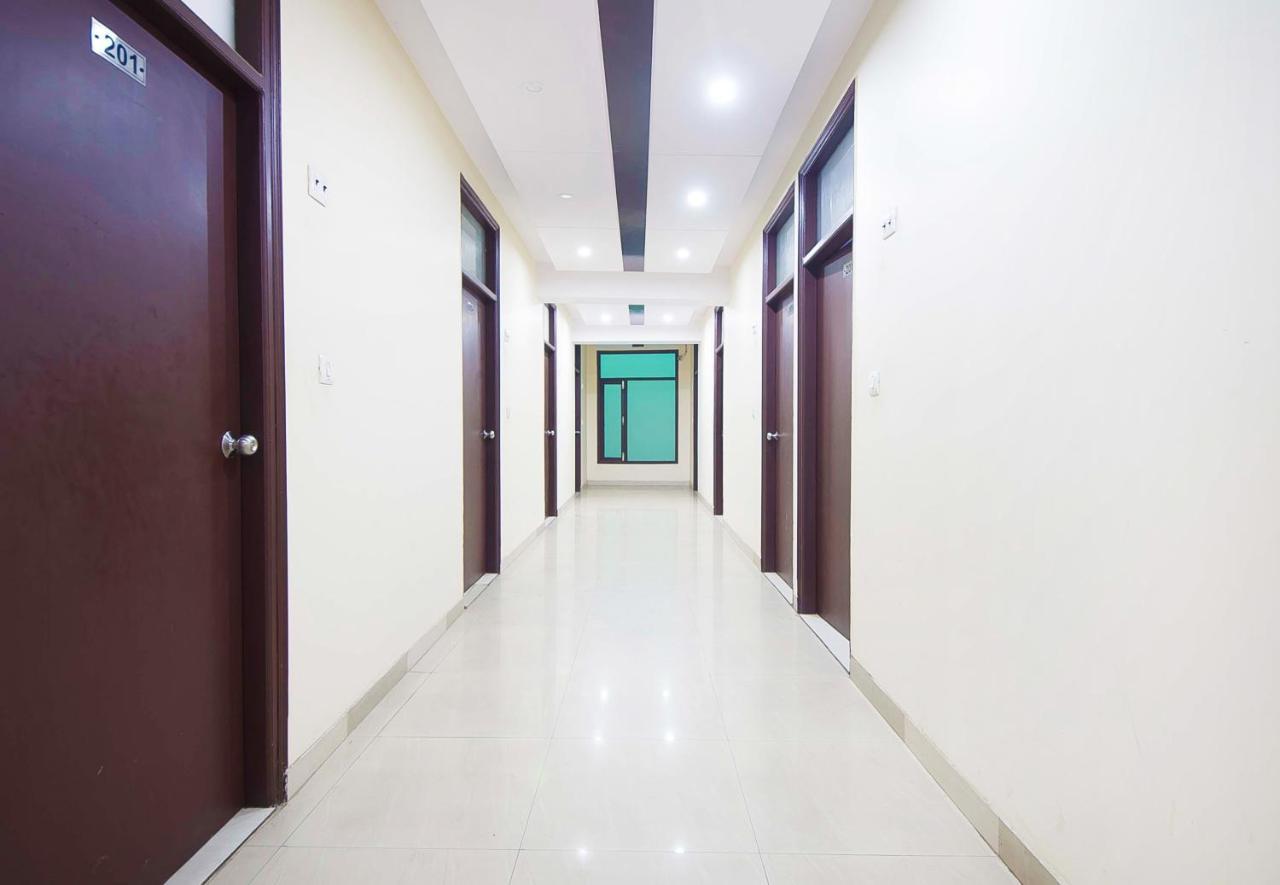 Hotel O Mahipalpur Inn Нью-Дели Экстерьер фото