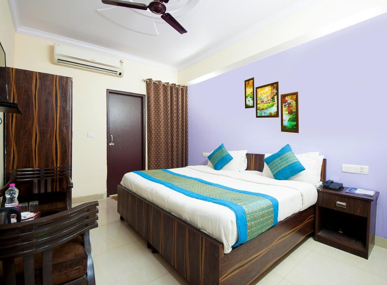 Hotel O Mahipalpur Inn Нью-Дели Экстерьер фото