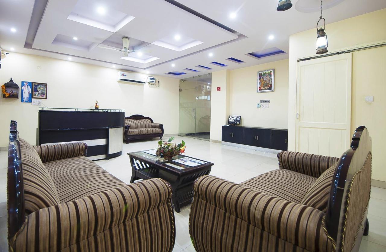 Hotel O Mahipalpur Inn Нью-Дели Экстерьер фото