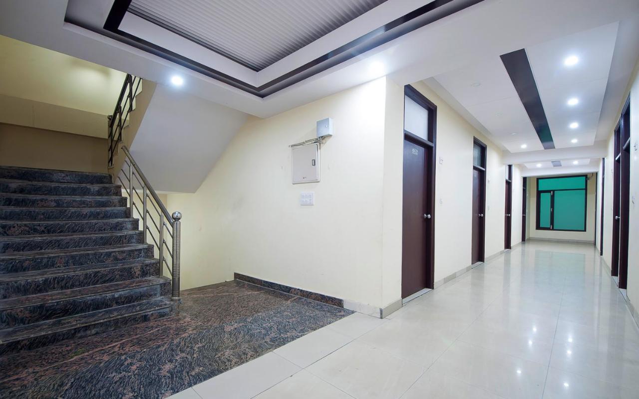 Hotel O Mahipalpur Inn Нью-Дели Экстерьер фото