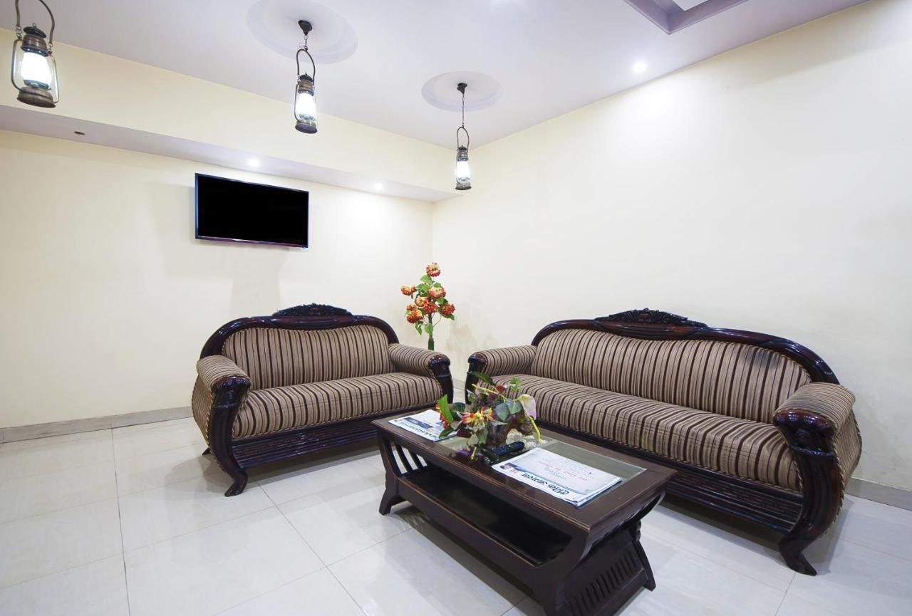Hotel O Mahipalpur Inn Нью-Дели Экстерьер фото