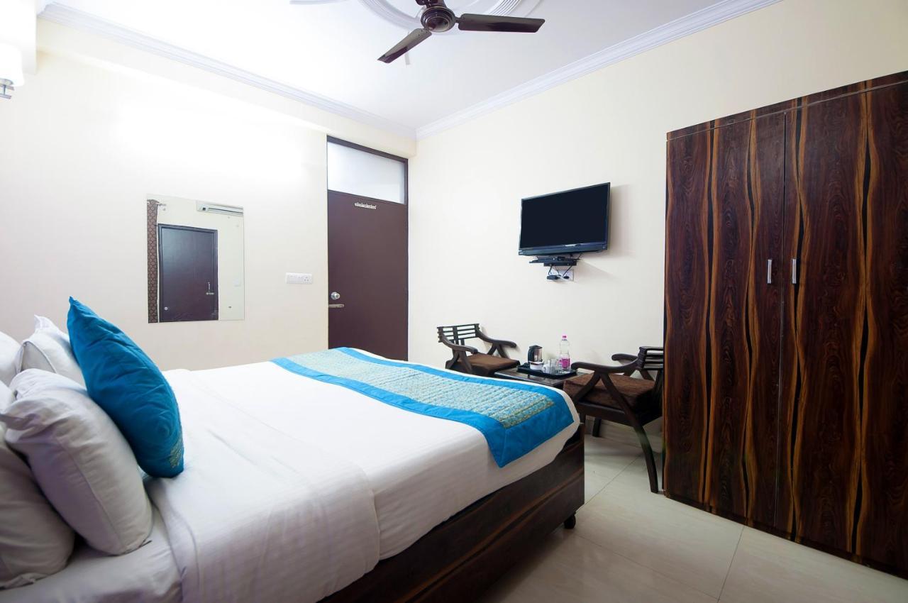 Hotel O Mahipalpur Inn Нью-Дели Экстерьер фото