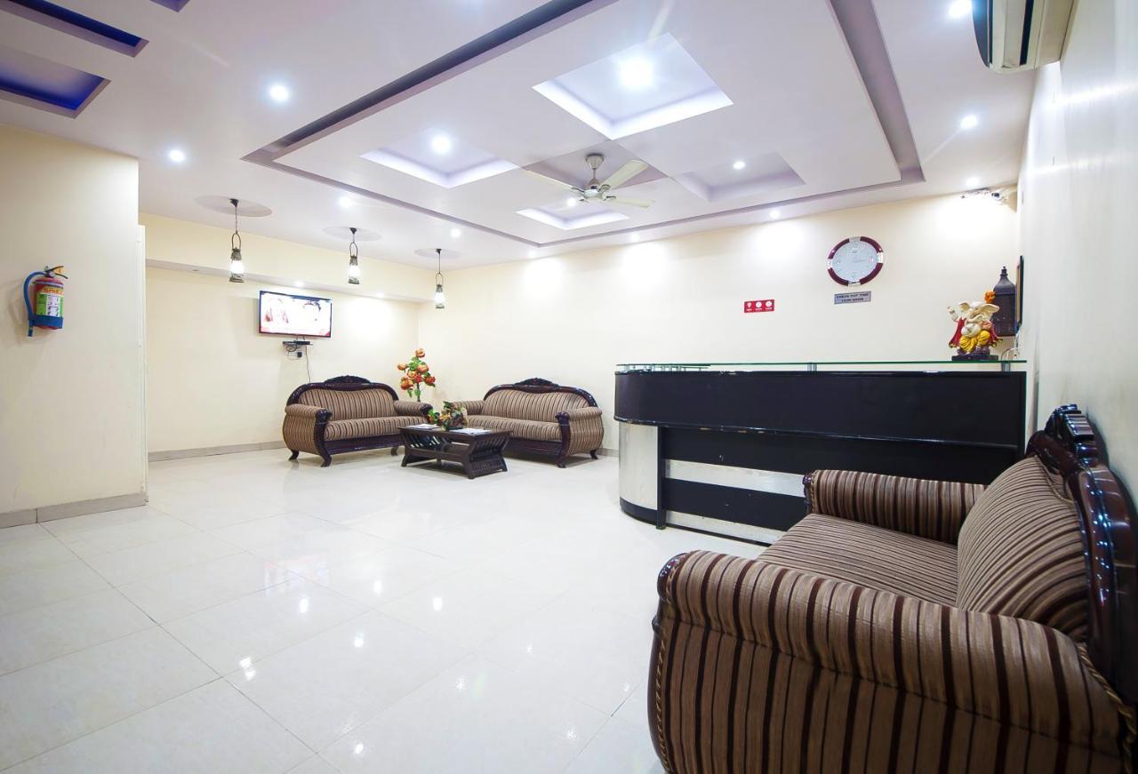 Hotel O Mahipalpur Inn Нью-Дели Экстерьер фото