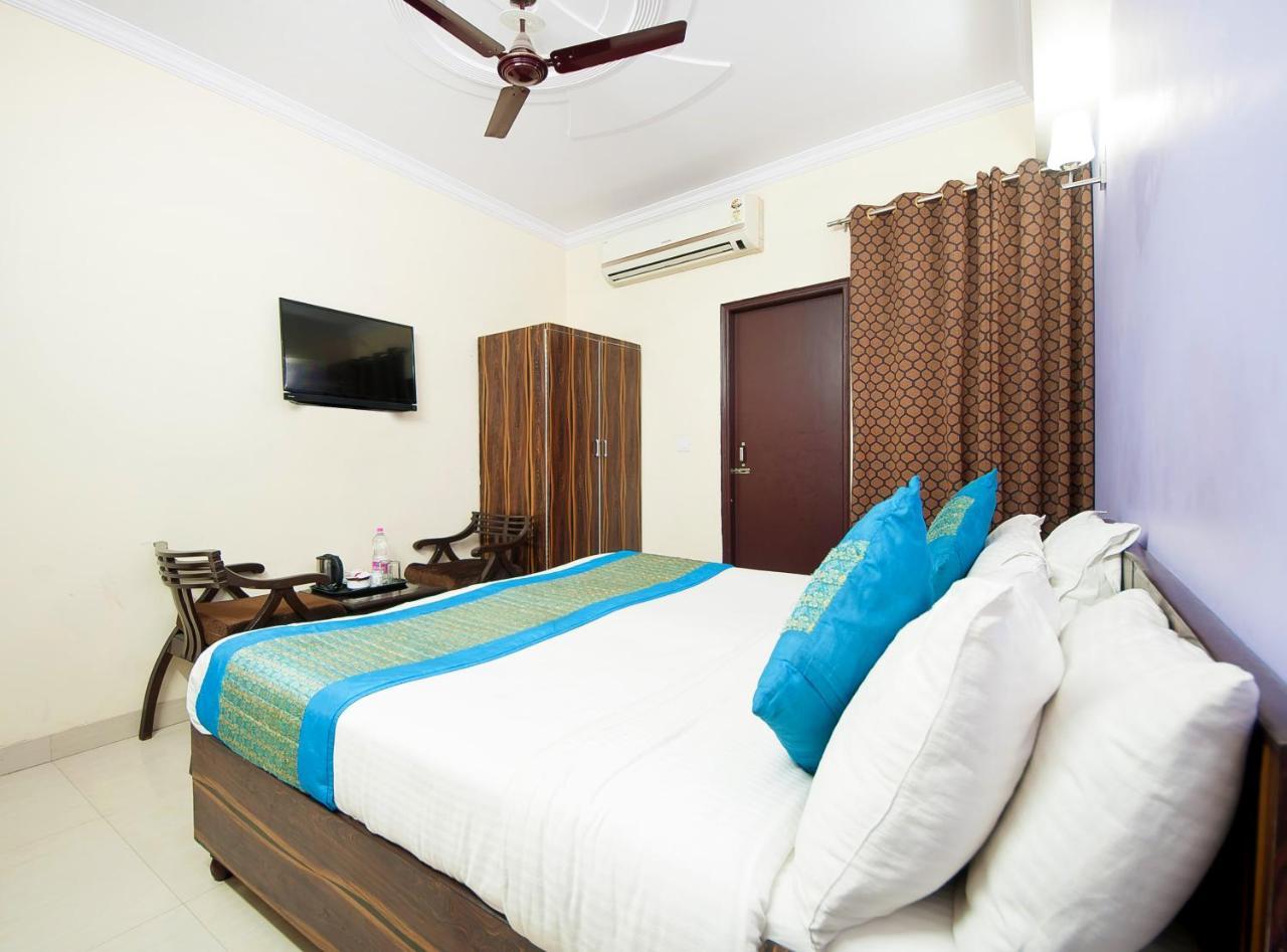 Hotel O Mahipalpur Inn Нью-Дели Экстерьер фото
