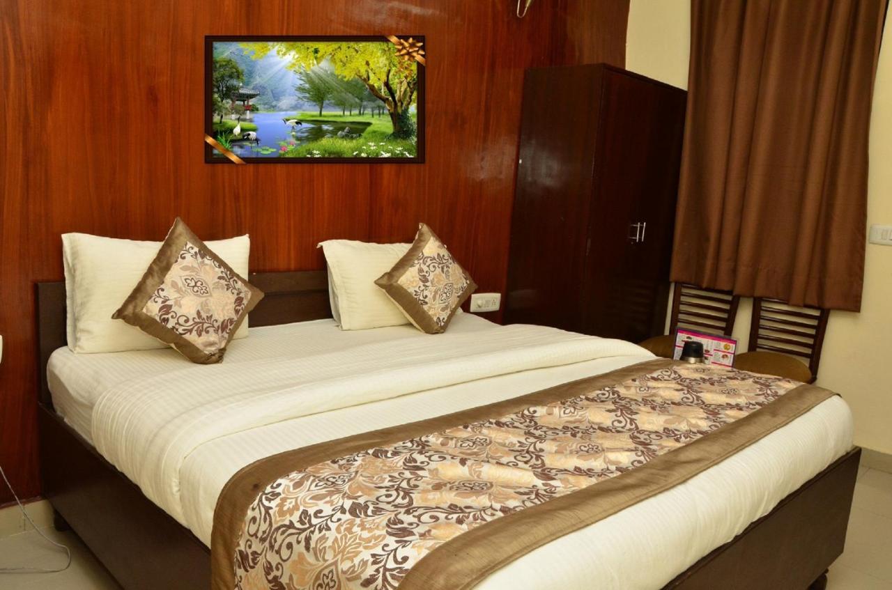 Hotel O Mahipalpur Inn Нью-Дели Экстерьер фото