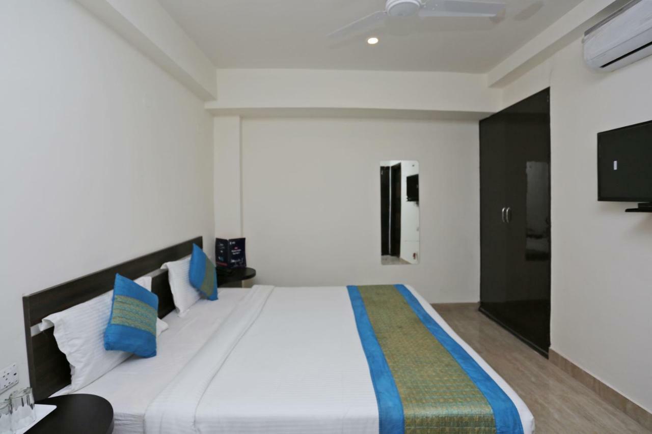 Hotel O Mahipalpur Inn Нью-Дели Экстерьер фото